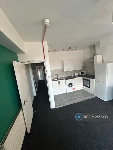 4 Bedroom Flat To Rent In Beech Avenue, New Basford, Nottingham, NG7