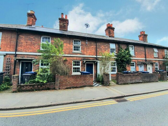 2 Bedroom Cottage To Rent In St. Marys Place, East Street, Farnham, GU9