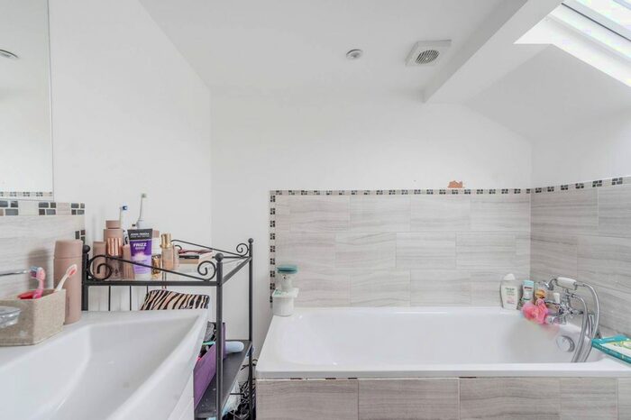 5 Bedroom Detached House To Rent In Clamp Hill, Stanmore, HA7