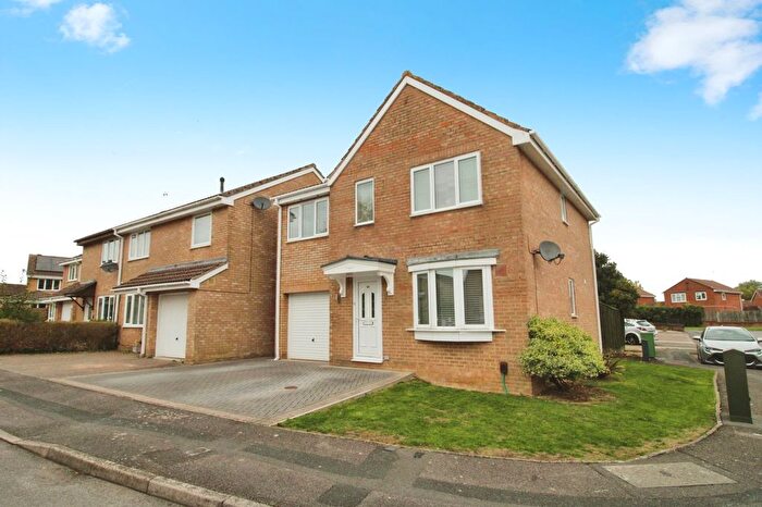 4 Bedroom Detached House For Sale In Lineacre Close, Grange Park, SN5