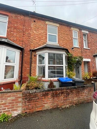 3 Bedroom Terraced House To Rent In Percy Road, NN11