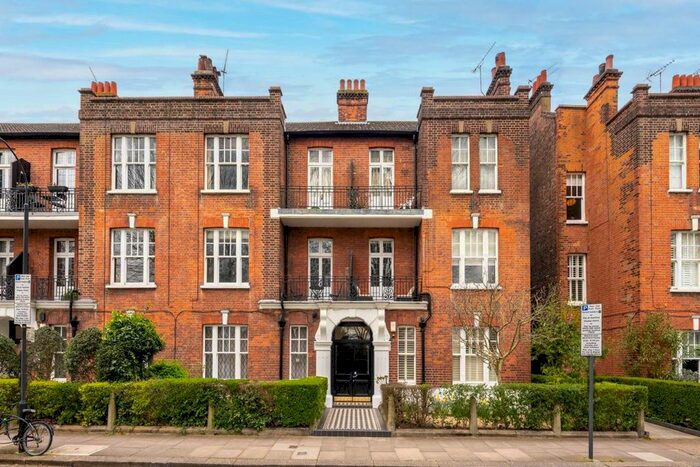 3 Bedroom Flat To Rent In Bishops Park Road, London, SW6