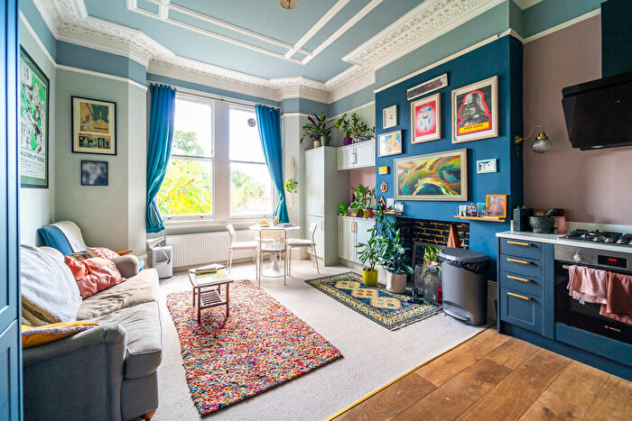 1 Bedroom Apartment For Sale In Christchurch Road, Crouch End, N8