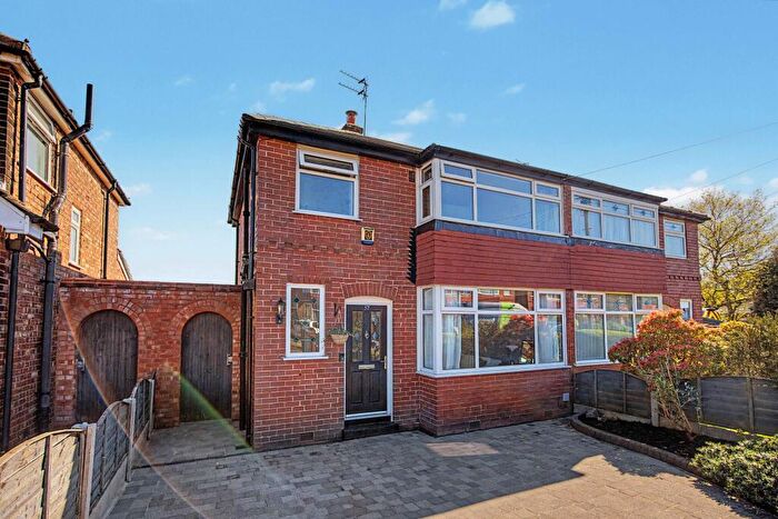 3 Bedroom Semi Detached House For Sale In Campbell Road, Swinton, Manchester, M27