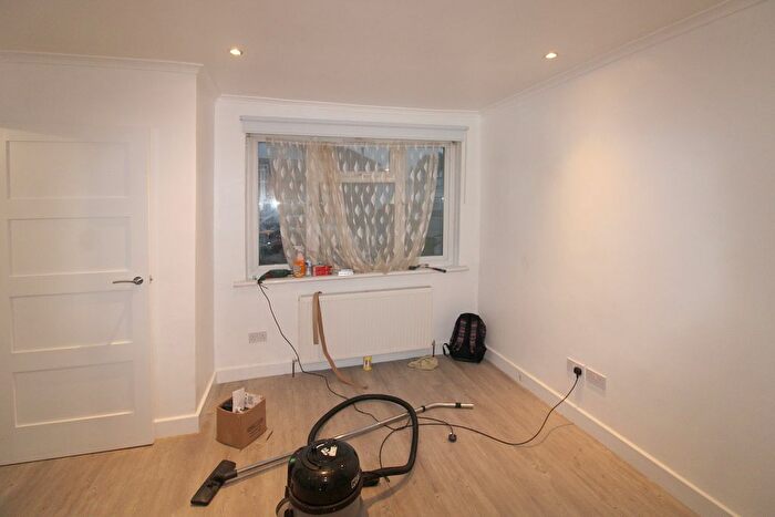 3 Bedroom Terraced House To Rent In Weald Lane, Harrow Weald, HA3