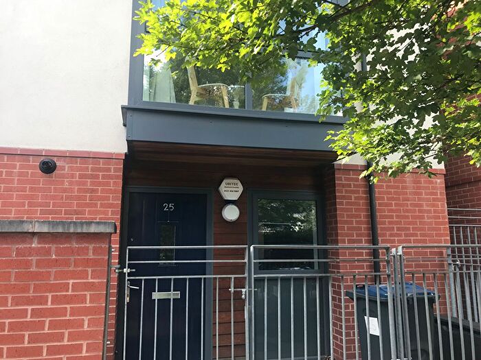 3 Bedroom Terraced House To Rent In Windrush Grove, Edgbaston, Birmingham, B15