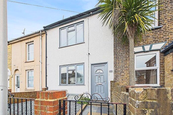 3 Bedroom Terraced House For Sale In High Dewar Road, Rainham, Gillingham, ME8
