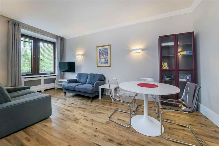 2 Bedroom Flat To Rent In Belvedere Road, London, SE1