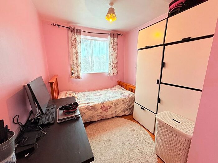 3 Bedroom End Of Terrace House For Sale In Greenhill Gardens, Northolt, UB5