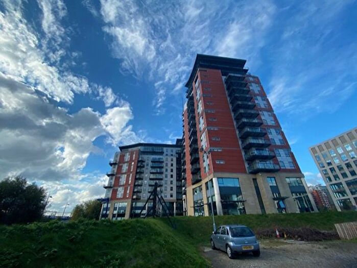 2 Bedroom Flat To Rent In Riverside Way, Leeds, LS1