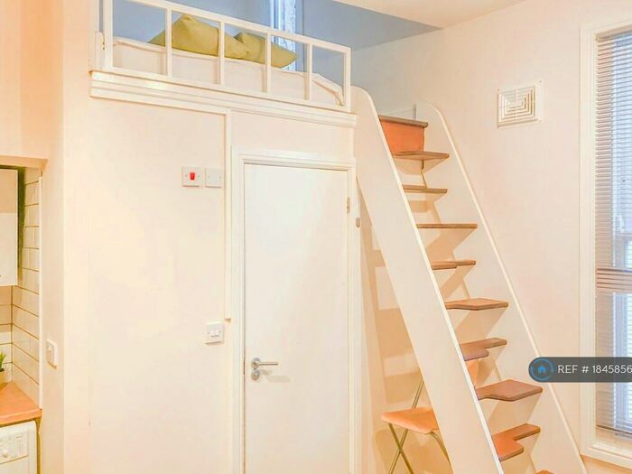 Studio To Rent In (Jt) A Junction Road, London, N19