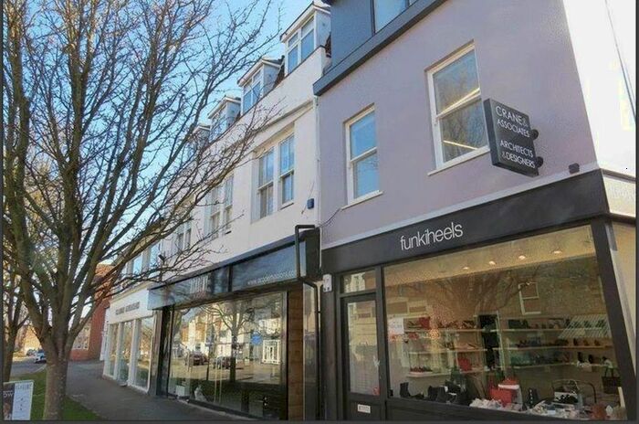 1 Bedroom Flat To Rent In High Street, Esher, KT10