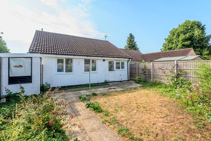 2 Bedroom Detached Bungalow To Rent In Greenwood Homes, Bicester, OX26