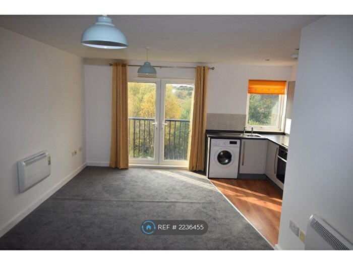 2 Bedroom Flat To Rent In Wince Brook Court, Middleton, Manchester, M24