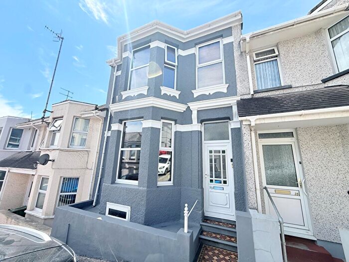 3 Bedroom Terraced House For Sale In Elegant Victorian Terrace With Modern Kitchen, Huge Powered Basement & Sunny Courtyard, PL2