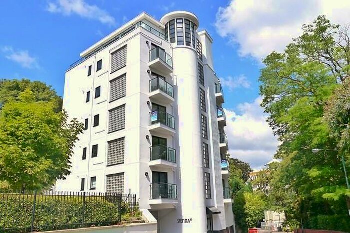 2 Bedroom Flat To Rent In Bournemouth, BH1