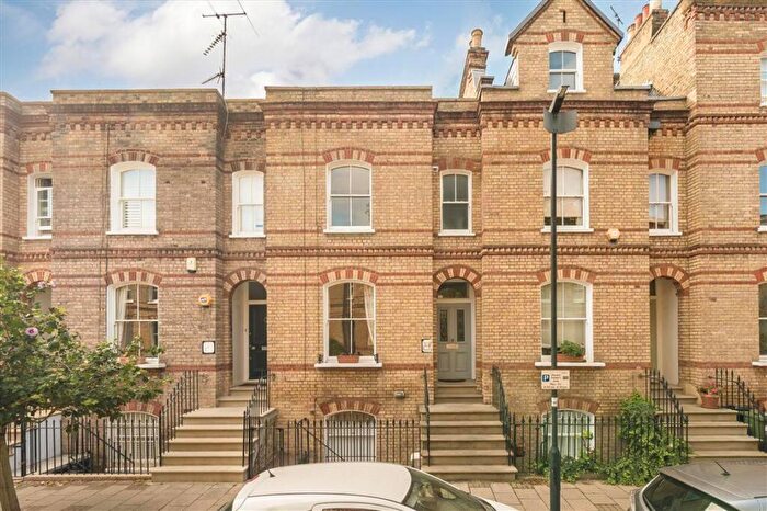 3 Bedroom Flat For Sale In Ravensdon Street, Kennington, SE11