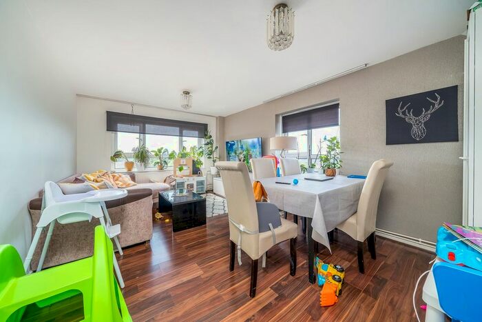 2 Bedroom Flat To Rent In Perceval Court, Newmarket Avenue, Northolt, UB5