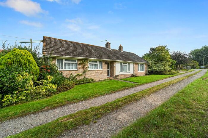 4 Bedroom Detached Bungalow For Sale In The Street, Hinderclay, Diss, IP22