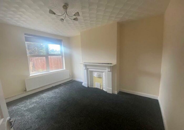 4 Bedroom Semi-Detached House To Rent In Alexandra Road, Millfield, Peterborough, PE1
