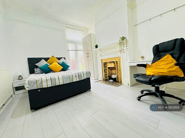 4 Bedroom Terraced House To Rent In Queens Road, Erdington, Birmingham, B23