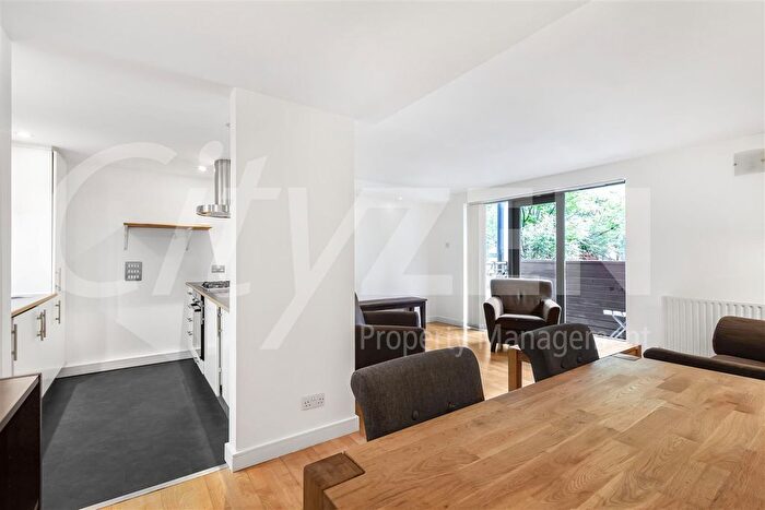2 Bedroom Flat To Rent In The Chronos Building, Mile End Road, E1