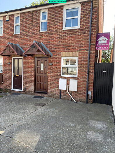 2 Bedroom Semi Detached House For Sale In King William Road, Gillingham, ME7