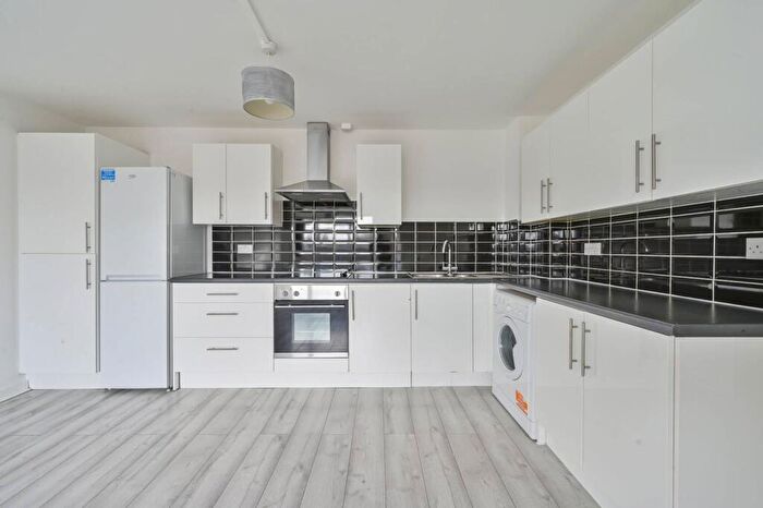 2 Bedroom Flat To Rent In Graham Road, Mitcham, CR4