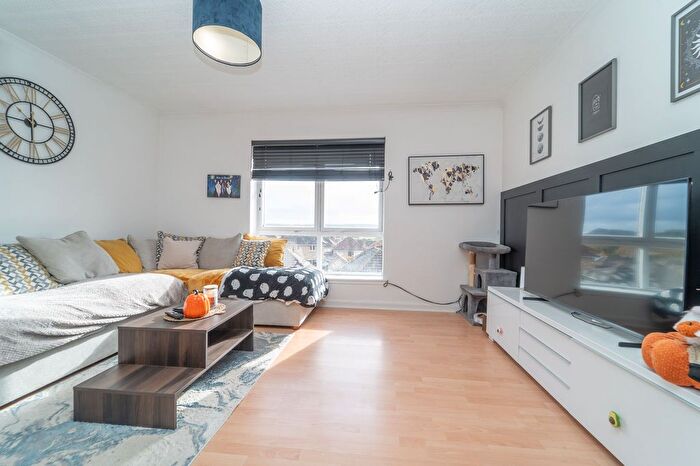 2 Bedroom Flat For Sale In Redhouse Court, Blackburn, EH47