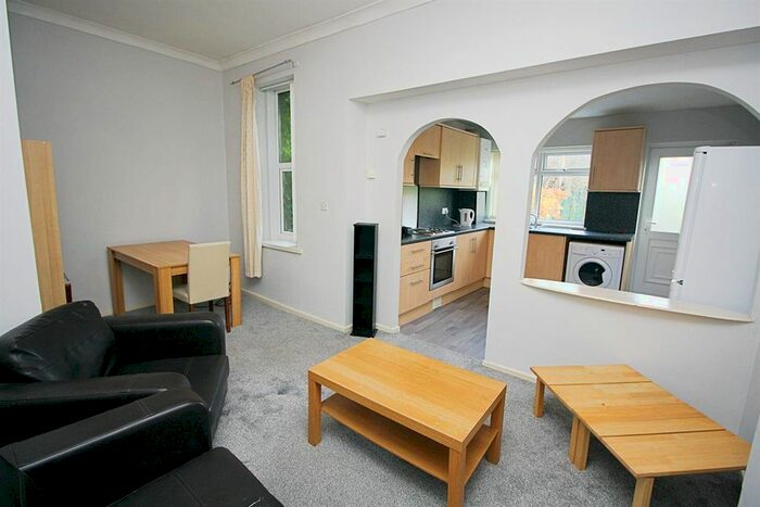 2 Bedroom Flat To Rent In Walker Road, Newcastle Upon Tyne, NE6