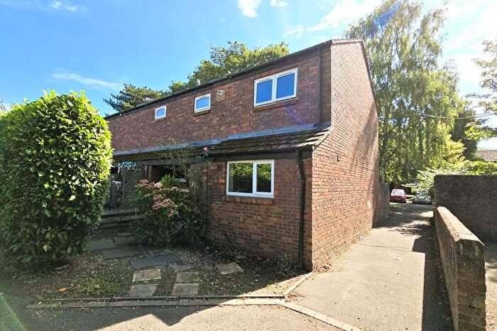 2 Bedroom Ground Maisonette To Rent In Wayside Court, Woking, GU21