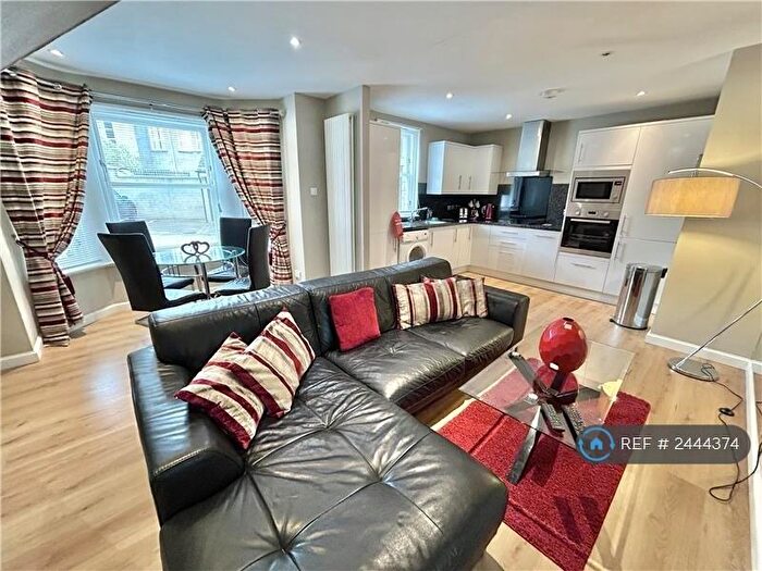 2 Bedroom Flat To Rent In Belgrave Terrace, Aberdeen, AB25