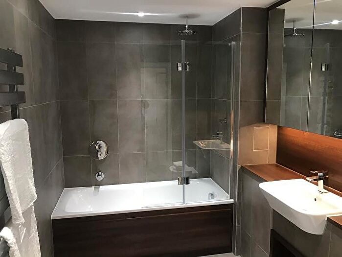 1 Bedroom Flat To Rent In Brent House, Wandsworth Road, SW8