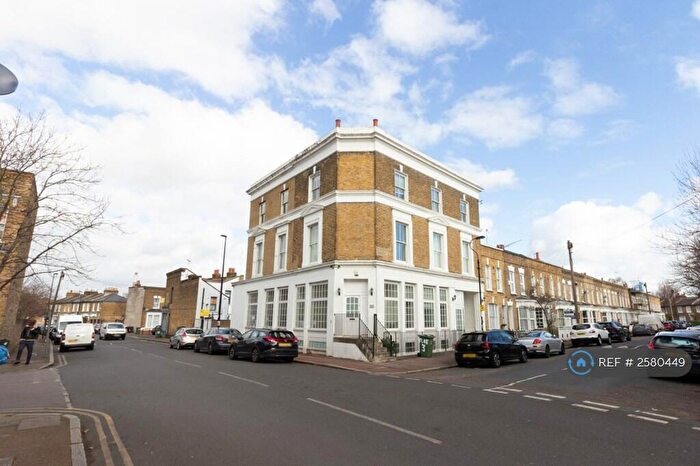 2 Bedroom Flat To Rent In Royal Archer, London, SE14