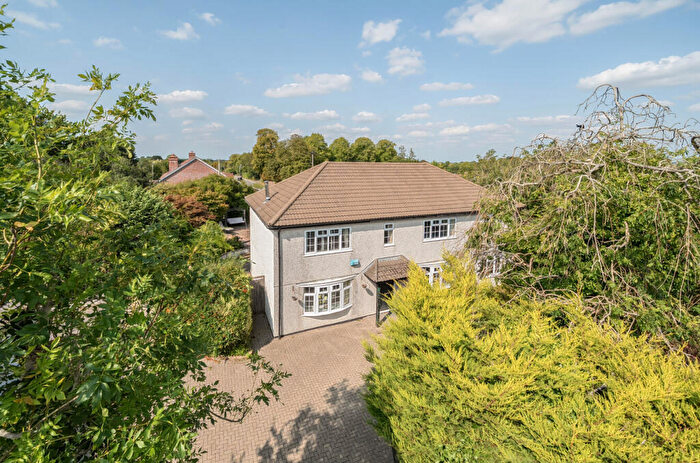 5 Bedroom Detached House For Sale In New Road, Chiseldon, Swindon, SN4