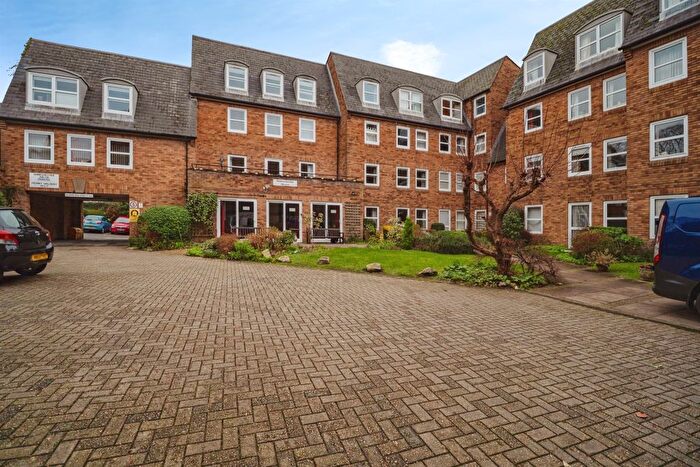 1 Bedroom Flat For Sale In High West Street, Dorchester, DT1