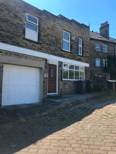2 Bedroom Cottage To Rent In Bradley Street, Bradford, BD9
