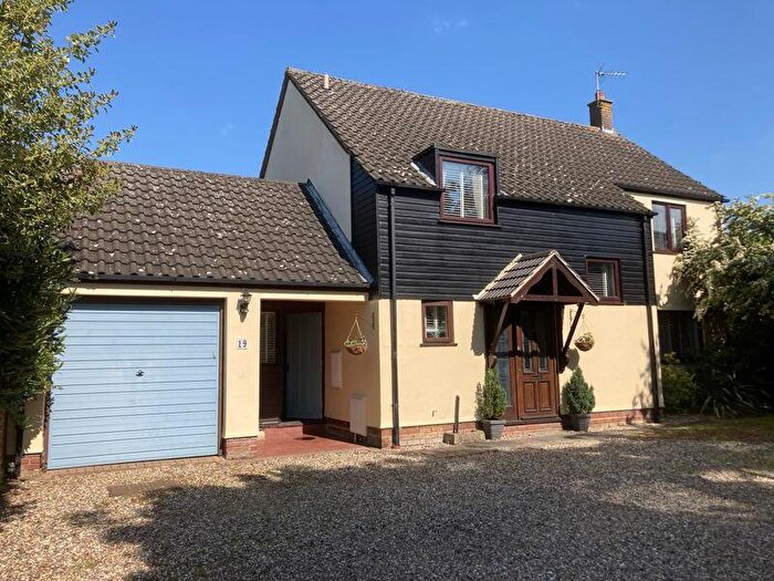 4 Bedroom Detached House For Sale In Lark Valley Drive, Fornham St Martin, IP28