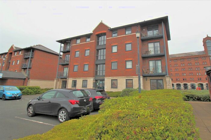 2 Bedroom Flat To Rent In Waterloo Quay, City Centre, L3