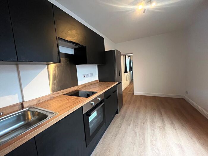 1 Bedroom Flat To Rent In Court Road, Grangetown, Cardiff, CF11