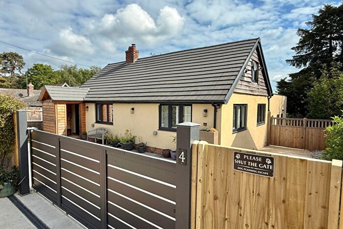 4 Bedroom Detached House For Sale In Pinewood Road, St. Ives, BH24