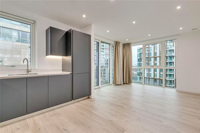 2 Bedroom Flat To Rent In Hartingtons Court, Coster Avenue, N4