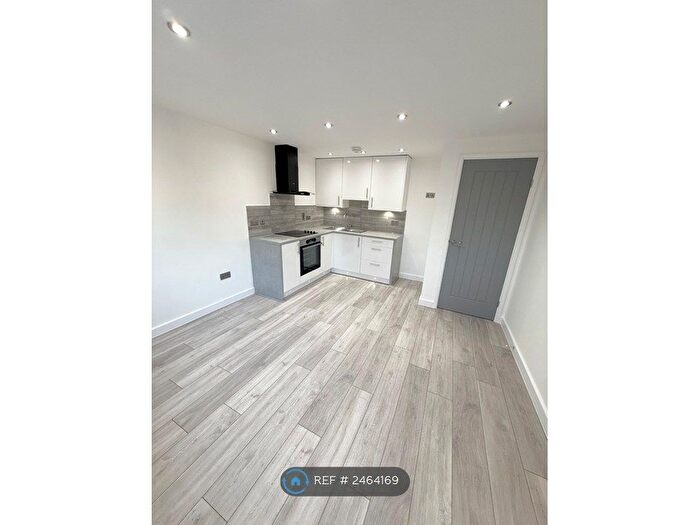 2 Bedroom Flat To Rent In Mallows Green, Harlow, CM19