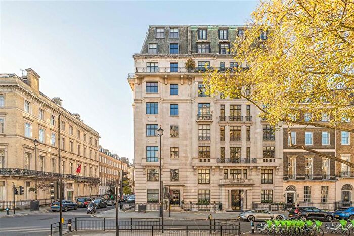 3 Bedroom Flat To Rent In Portland Place, London, W1B
