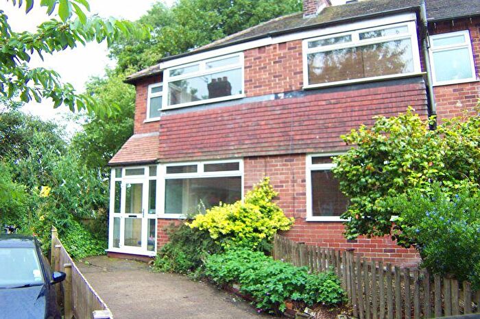 3 Bedroom Detached House To Rent In Cliffside Gardens, Leeds, LS6