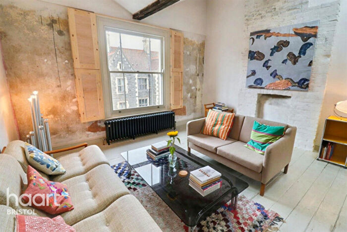 3 Bedroom Apartment To Rent In Midland Road, Bristol, BS2