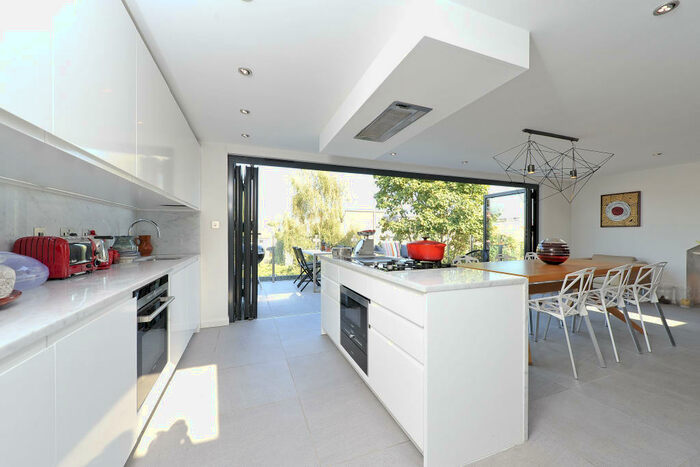 3 Bedroom Maisonette To Rent In Badminton Road, SW12