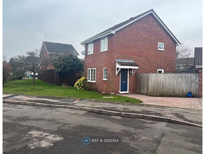 3 Bedroom Detached House To Rent In Ravensbourne Drive, Woodley, Reading, RG5