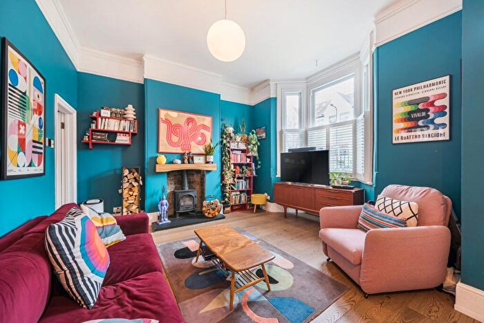 3 Bedroom Flat For Sale In Kingsley Road, London, NW6