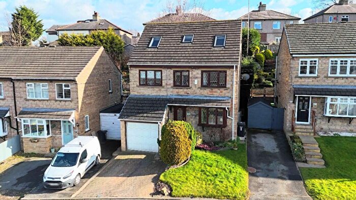 4 Bedroom Detached House For Sale In Crowtrees Park, Rastrick, HD6